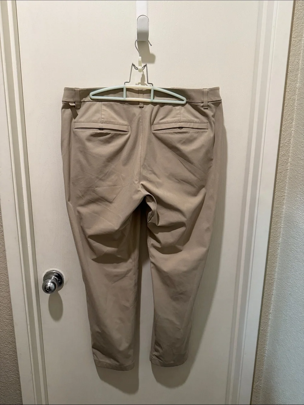 lululemon athletica Men's Khaki Chino Pants - Light Tan